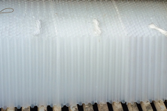 寒冬將至，潔康蜂窩斜管安裝工人再出發